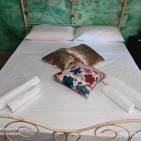 Valenti Bed & Breakfast คาตาเนีย ภายนอก รูปภาพ