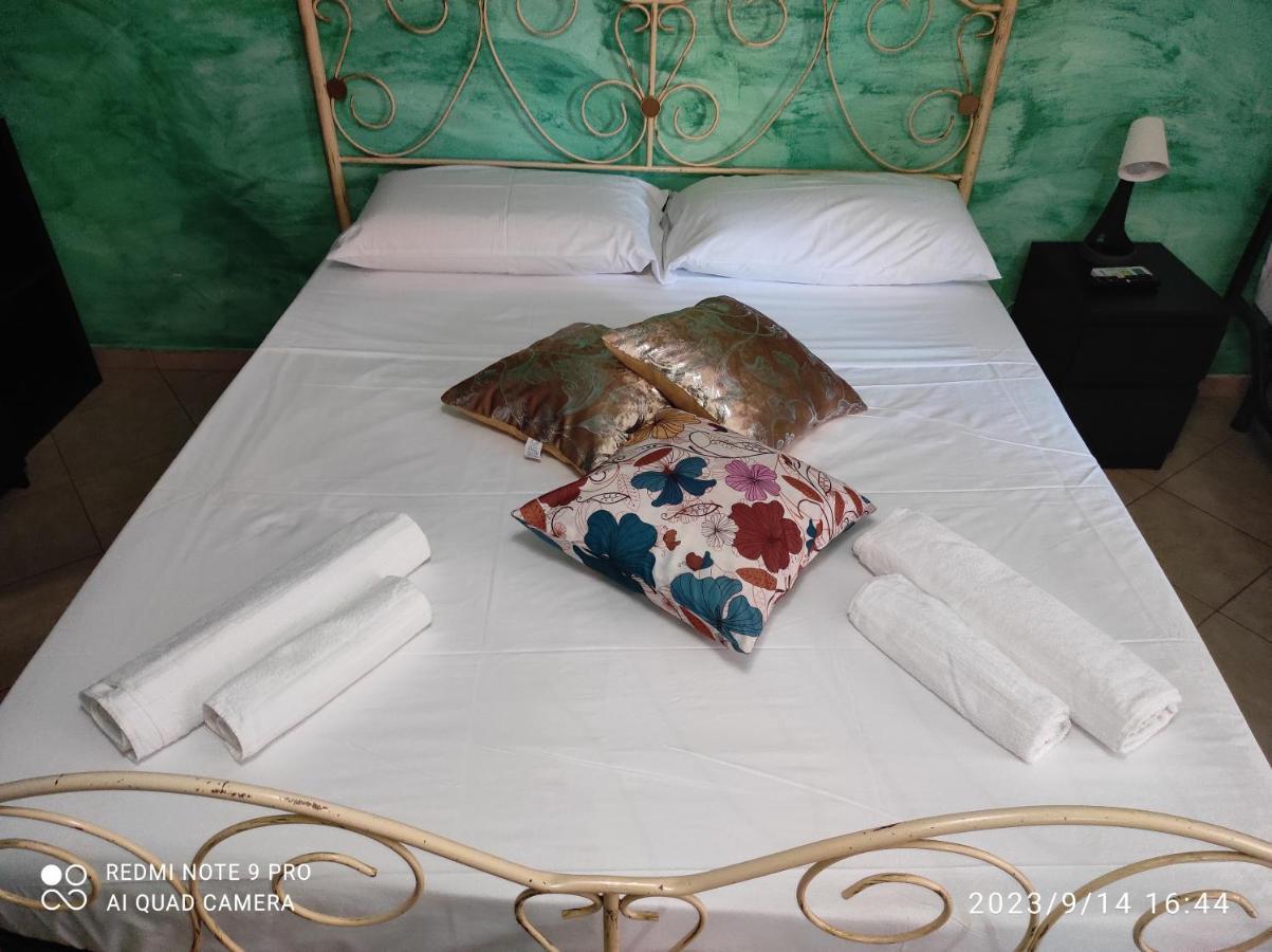 Valenti Bed & Breakfast คาตาเนีย ภายนอก รูปภาพ